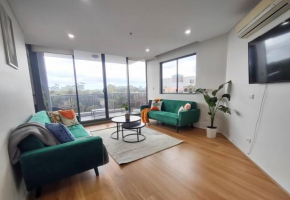 Resort style 1 or 2 bedroom with pool and free parking, Hornsby